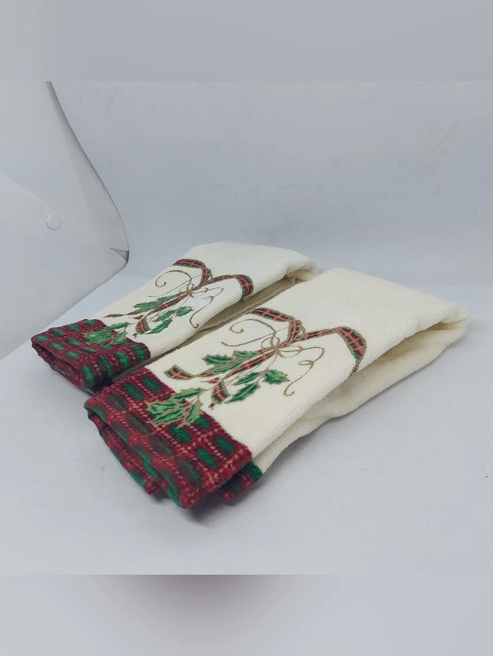 Lenox Holiday Nouveau Christmas Bath Hand Towels Set Of 2 Ivory Red Holiday